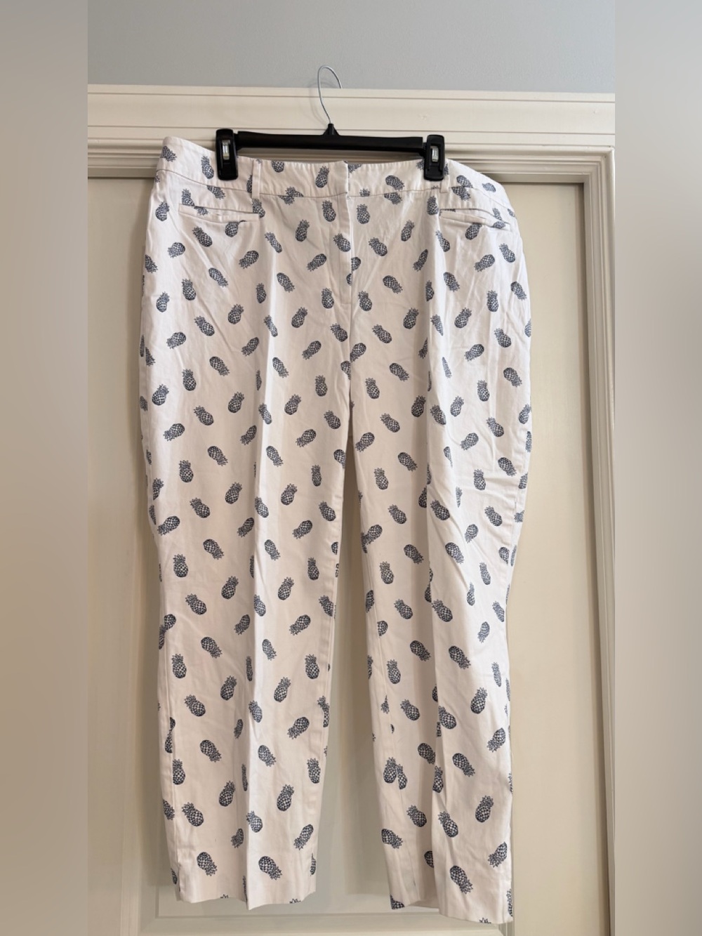Talbots White Ankle Pants with Navy Pineapple Print the perfect crop nwot